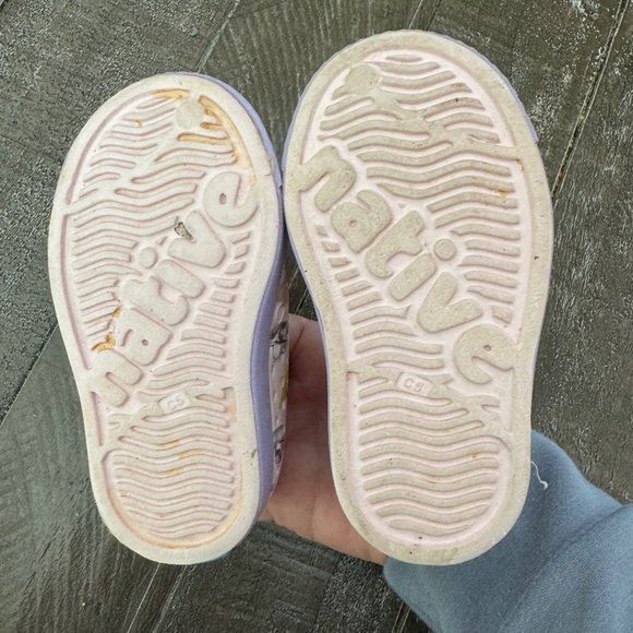 NATIVE X STAR WARS Girls Pink Purple Mandolorian Grogu Jeffersons Size C5 - Picture 6 of 7